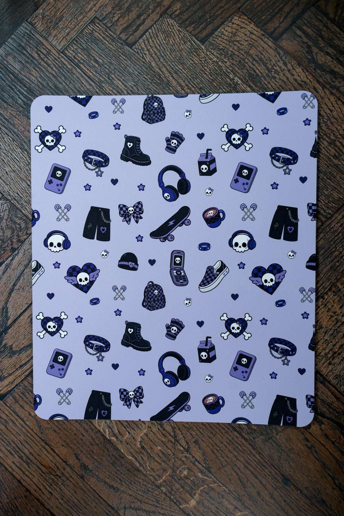 Kindle Scribe Insert | Elder Emo 2000s Nostalgia Bookish Gift - Vix and Ink