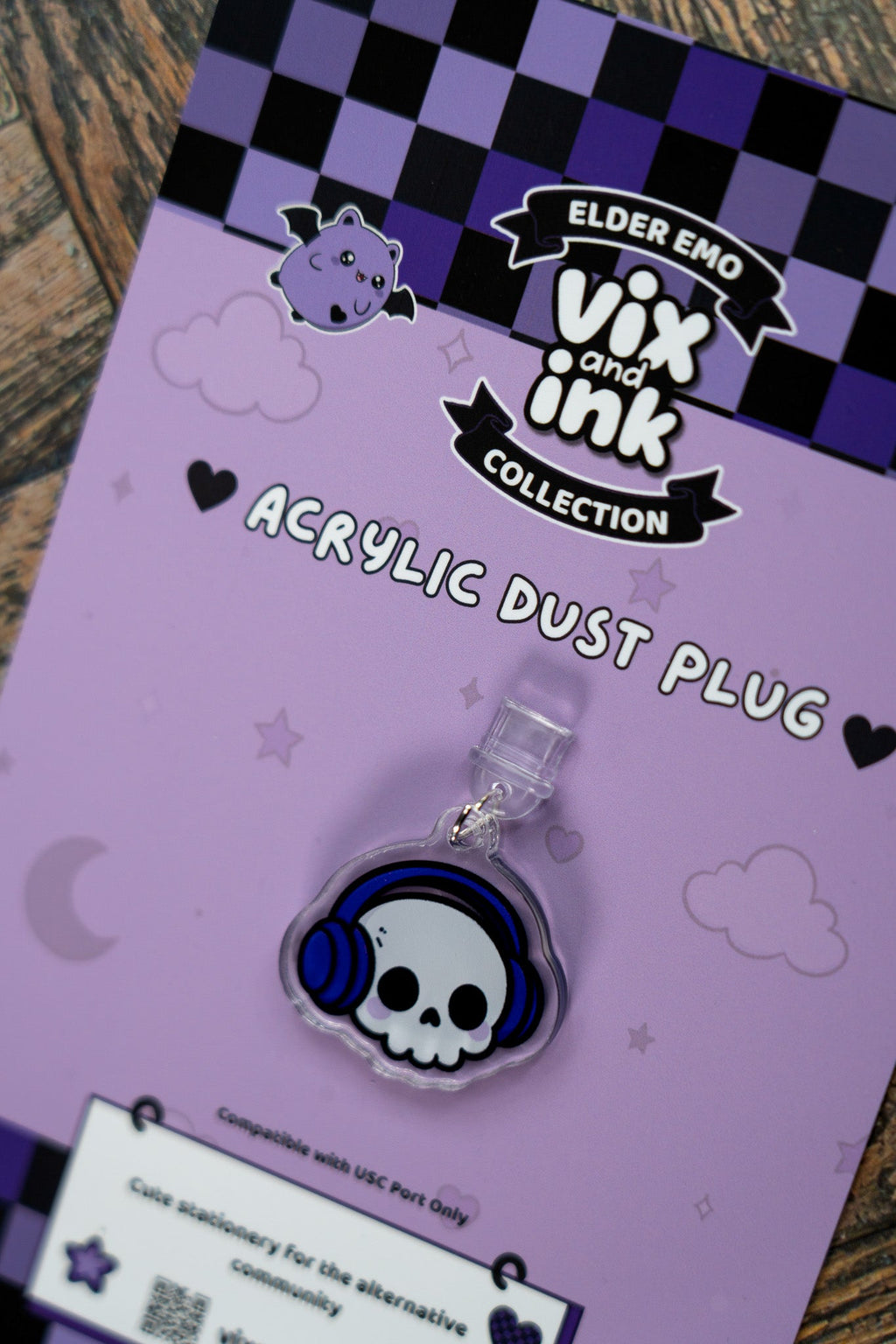 Skull Headphone Kindle Dust Plug | USB C Anti Dust Phone Charm - Vix and Ink