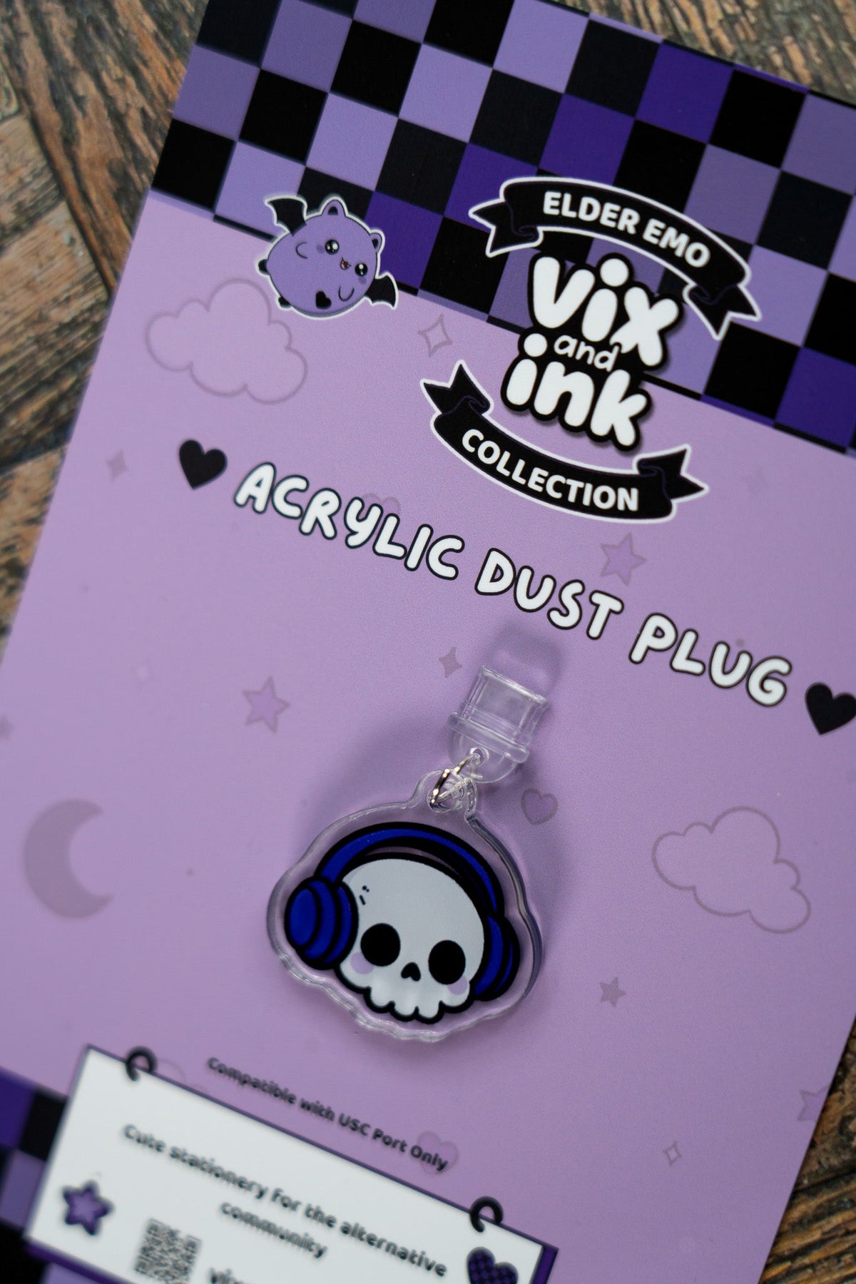 Skull Headphone Kindle Dust Plug | USB C Anti Dust Phone Charm - Vix and Ink
